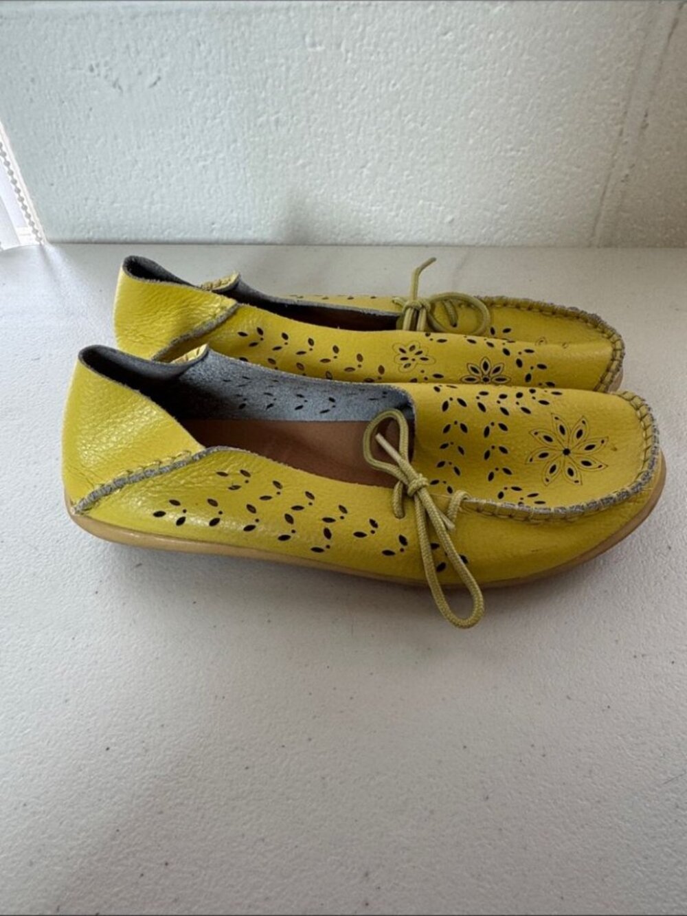 Women's Yellow Leather Perforated Slip-On Loafers 38 Floral Cutout Boho Chic - Picture 3 of 13